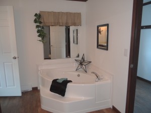 Glamour tub with step