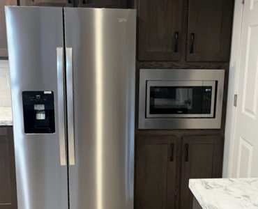 Refrigerator and built in microwave